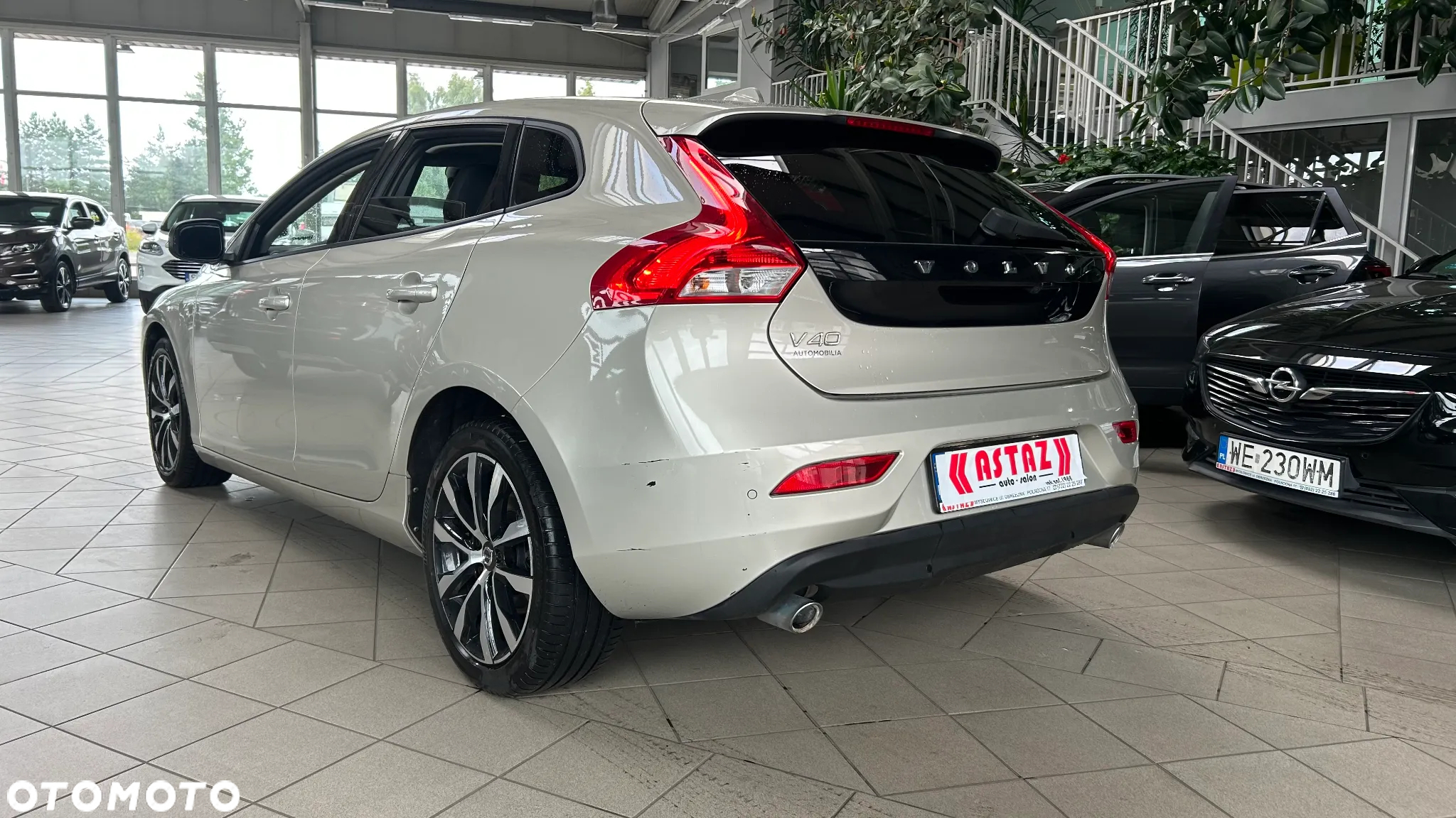 Volvo V40 D2 Drive-E Momentum - 8