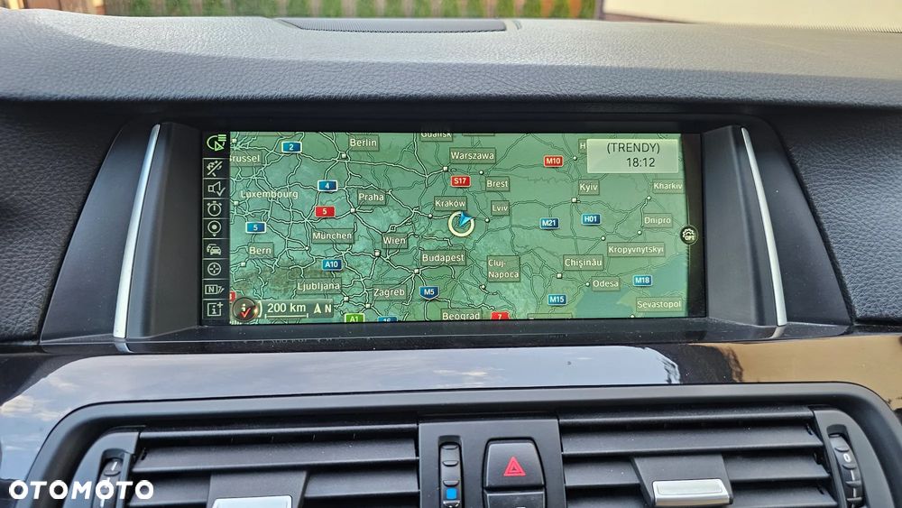BMW Seria 5 528i xDrive Sport-Aut Luxury Line - 34
