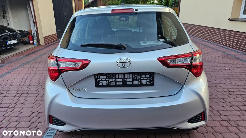 Toyota Yaris 1.0 Premium - 24