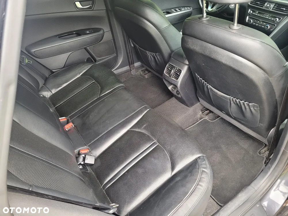 Kia Optima - 10