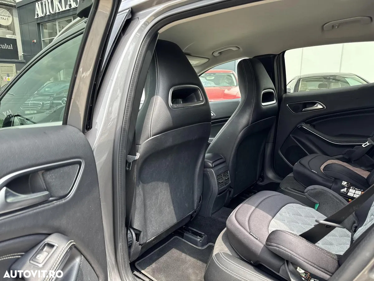 Mercedes-Benz GLA 220 d 4MATIC Aut. - 12