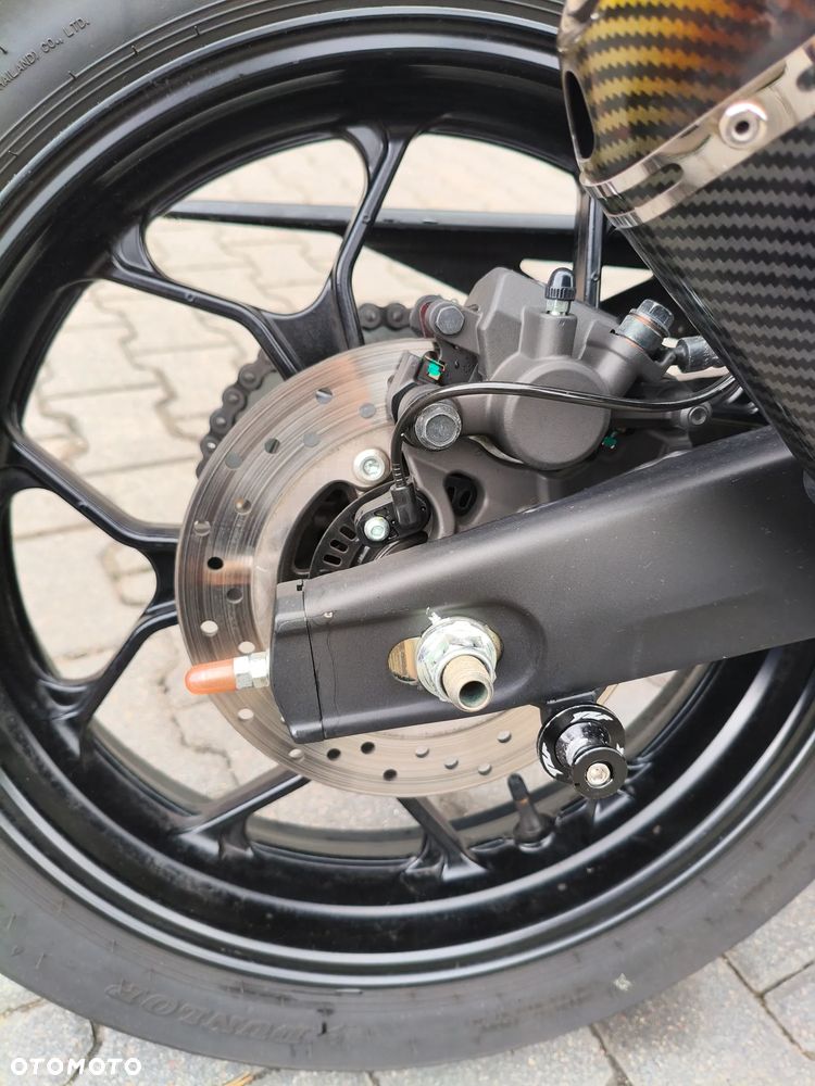 Yamaha R3 - 22