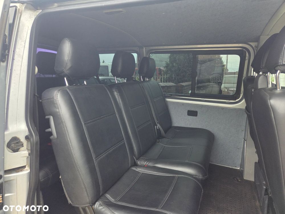 Volkswagen Transporter - 12