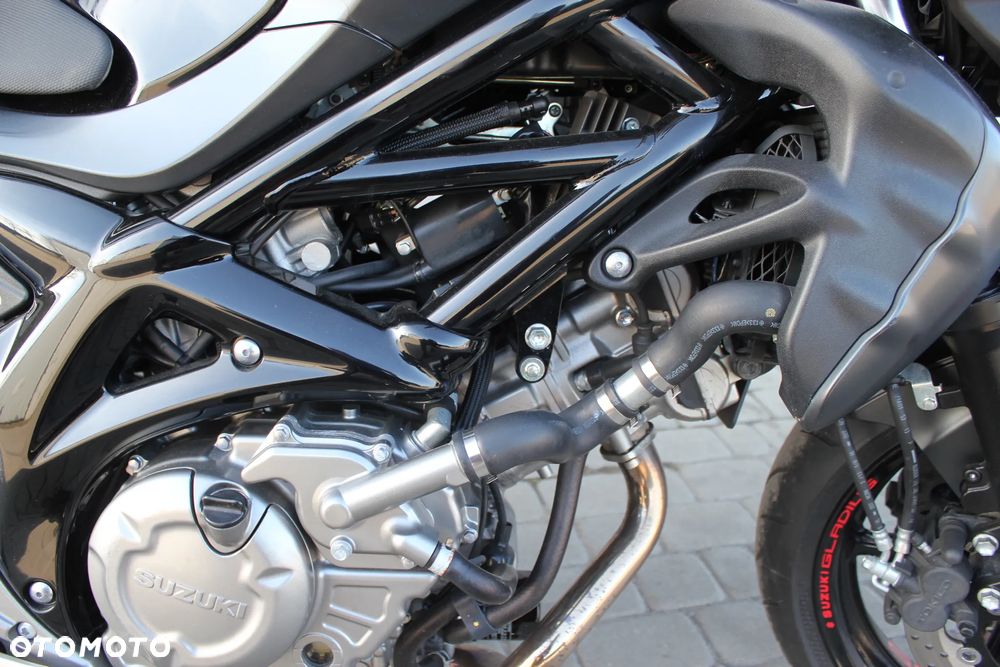 Suzuki Gladius - 12