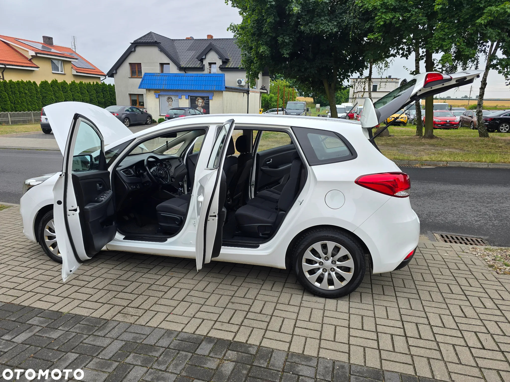 Kia Carens 1.7 CRDi 115 UEFA EURO 2016 - 18