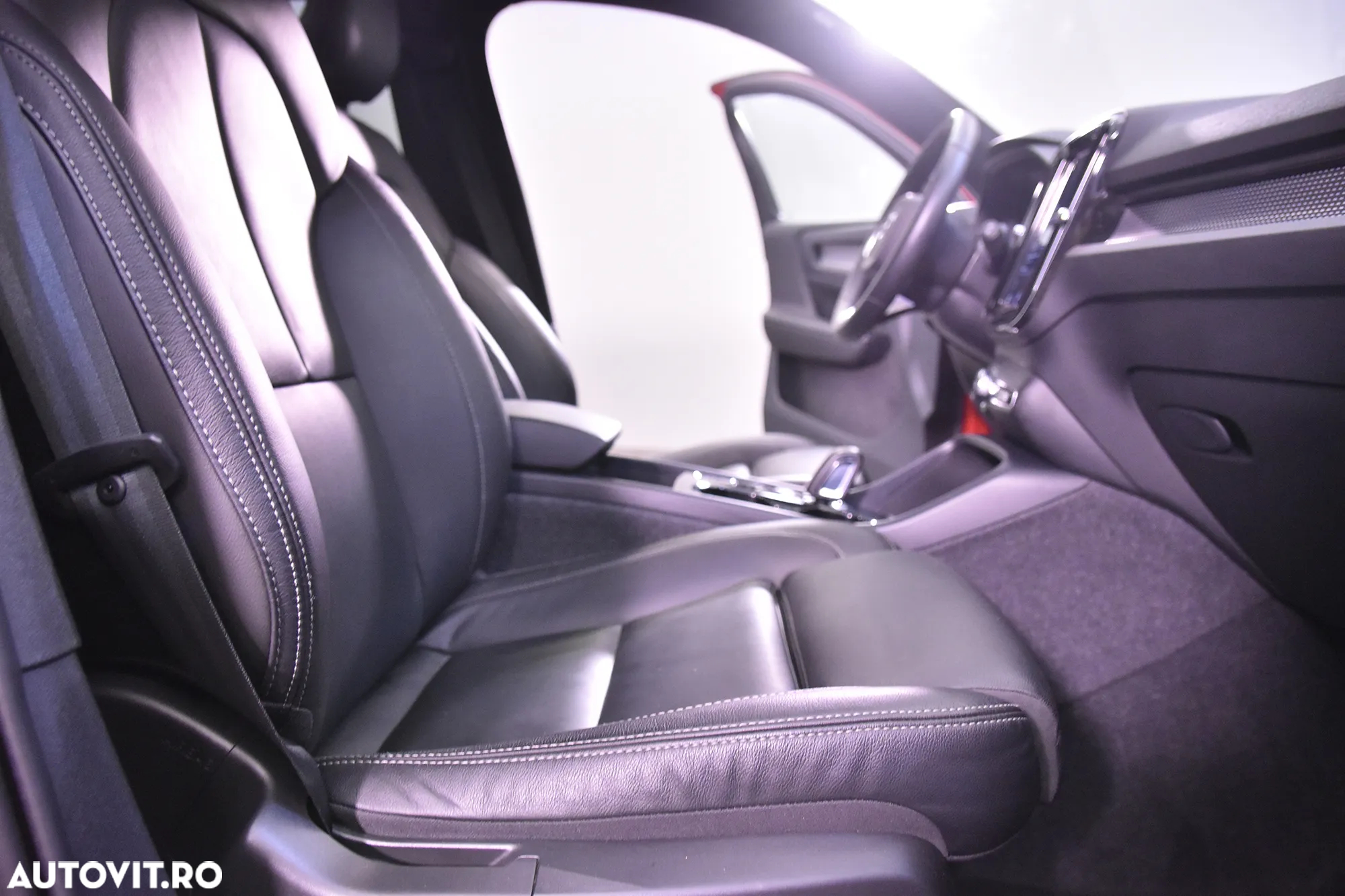 Volvo XC 40 B5 B AWD Geartronic RDesign - 11