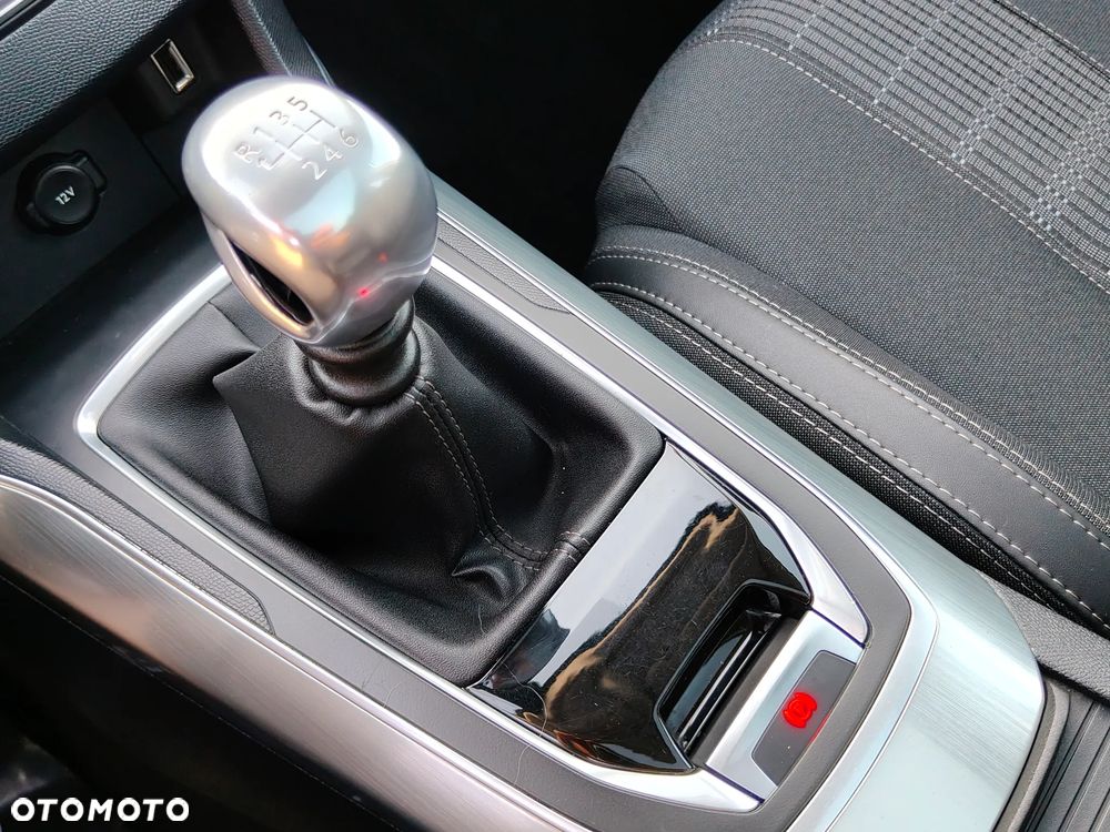 Peugeot 308 - 35