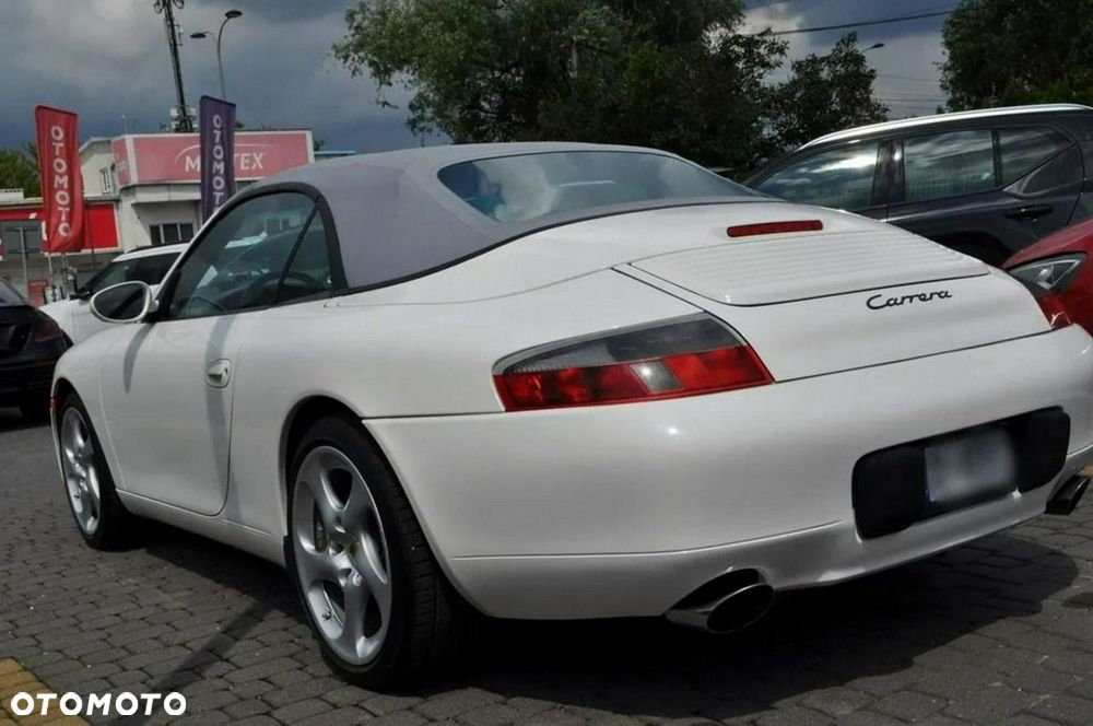 Porsche 911 Carrera - 13