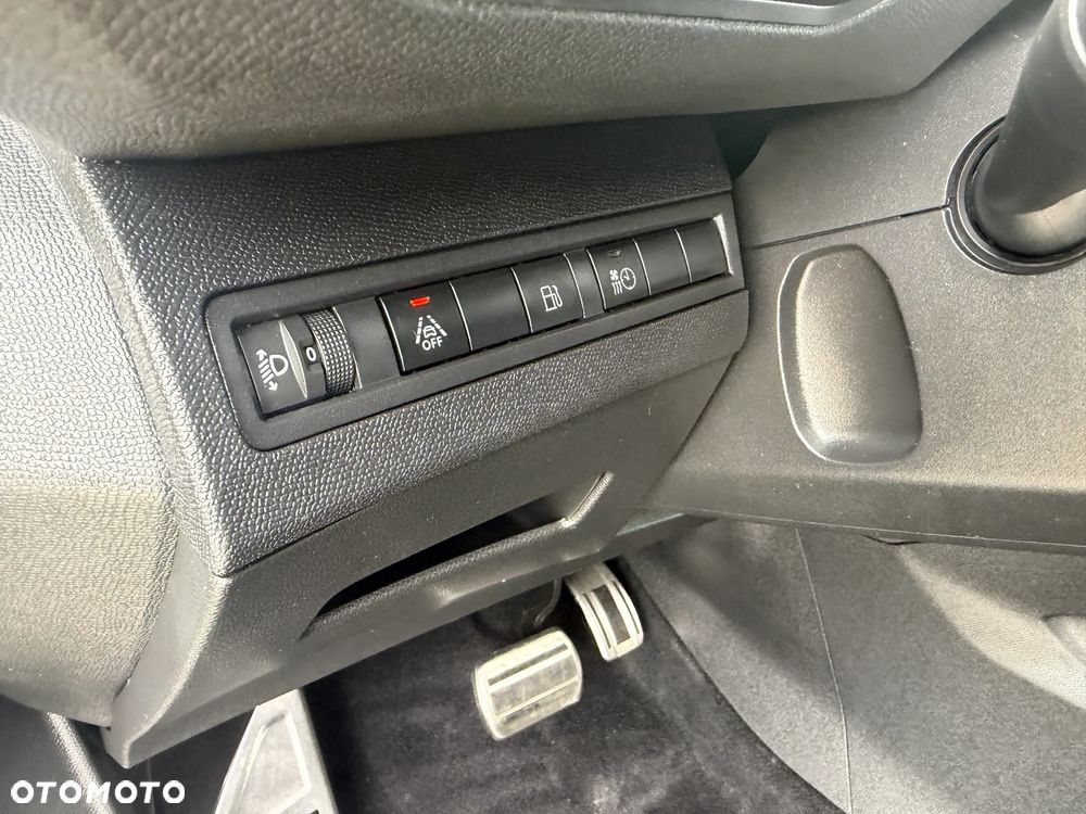 Peugeot 3008 1.6 PureTech HYbrid GT S&S EAT8 - 16