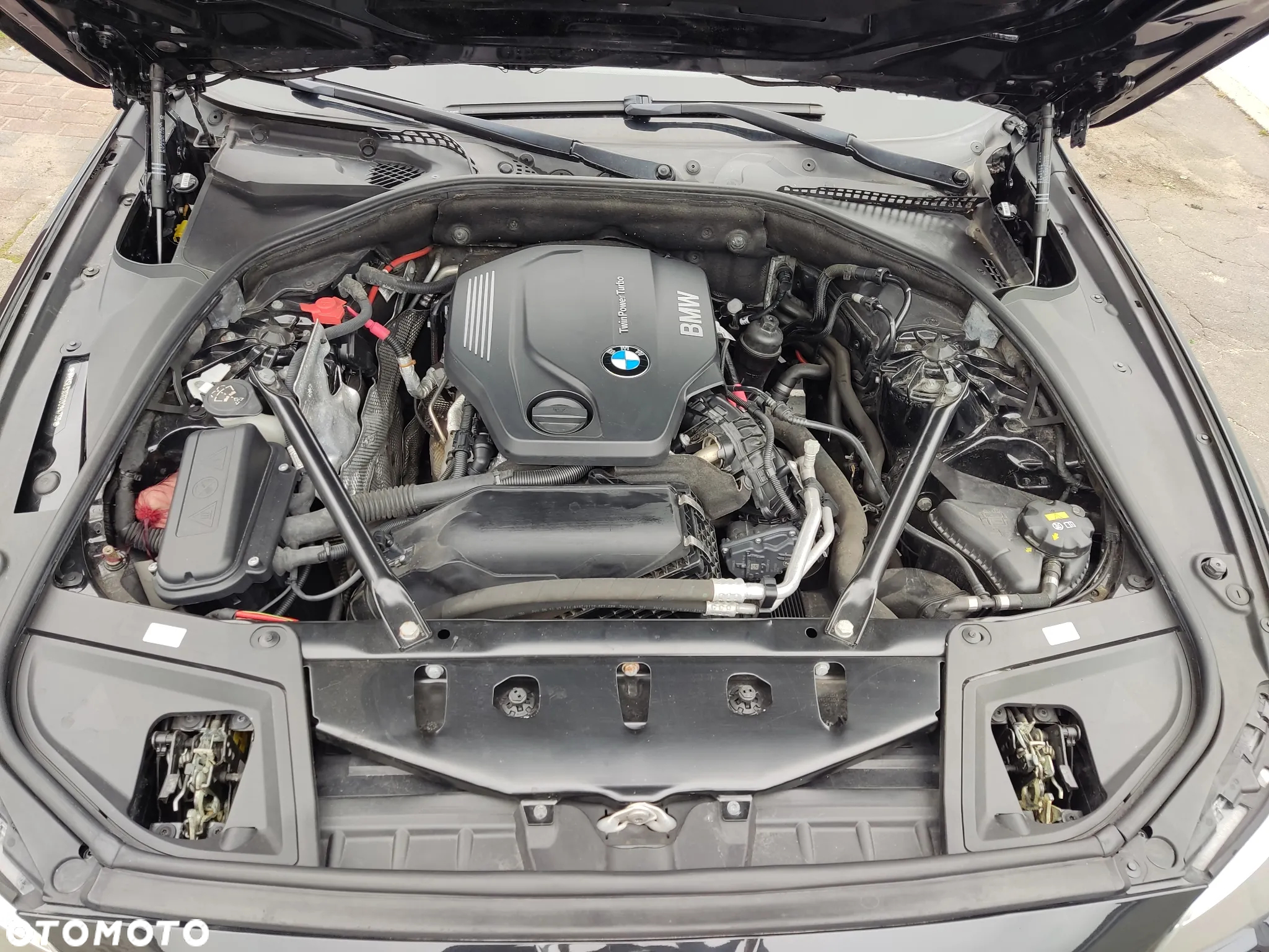 BMW Seria 5 520d xDrive - 11