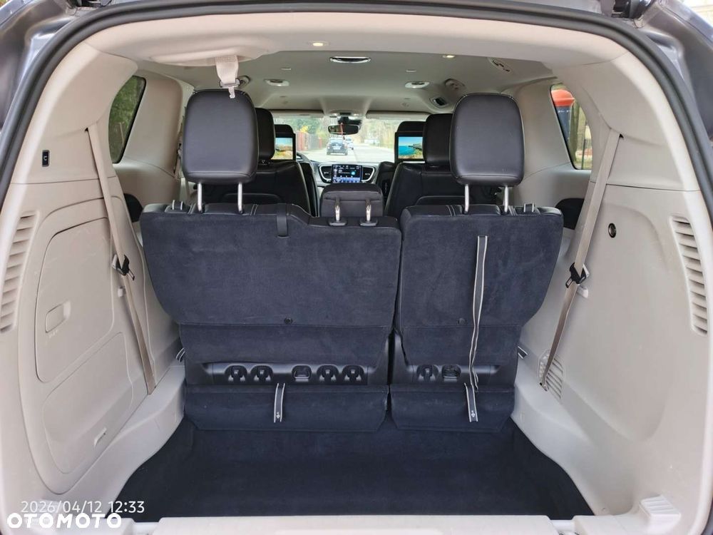 Chrysler Pacifica - 7