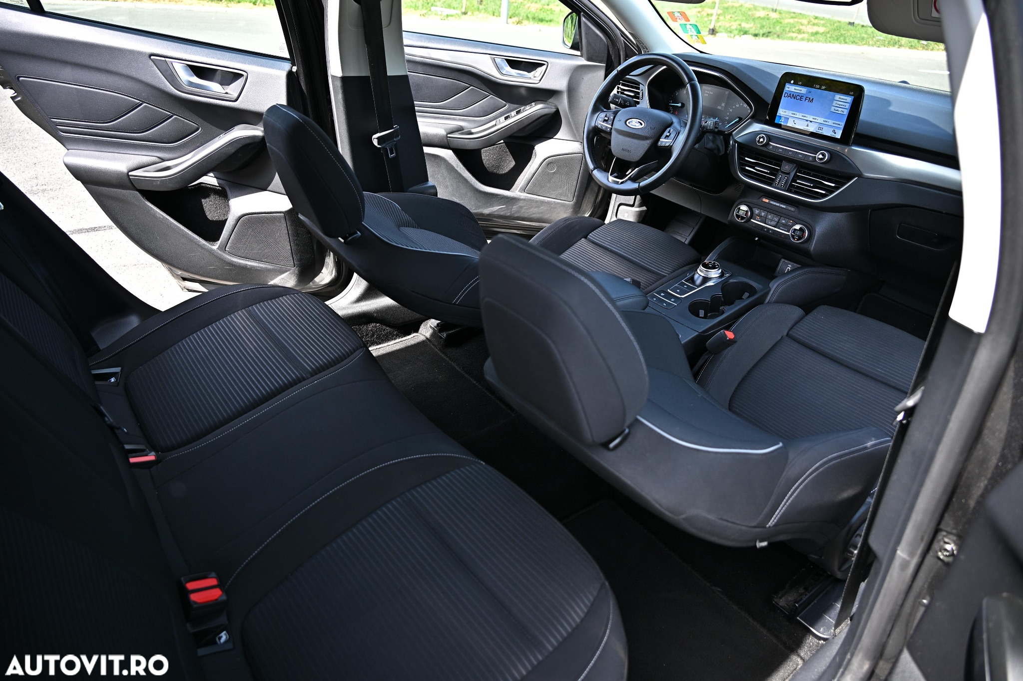 Ford Focus Turnier 1.5 EcoBlue Start-Stopp-System Aut. TITANIUM - 18