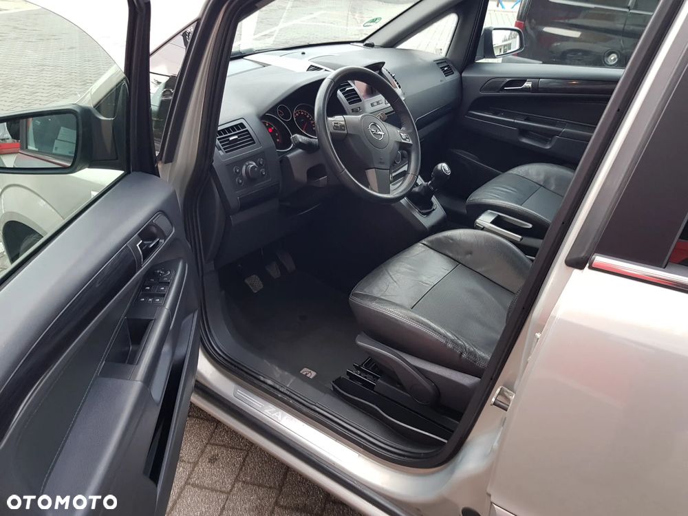 Opel Zafira 2.2 Cosmo - 11