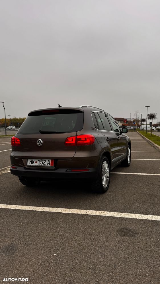 Volkswagen Tiguan 2.0 TDI DPF 4Motion BlueMotion Technology DSG Exclusive - 6