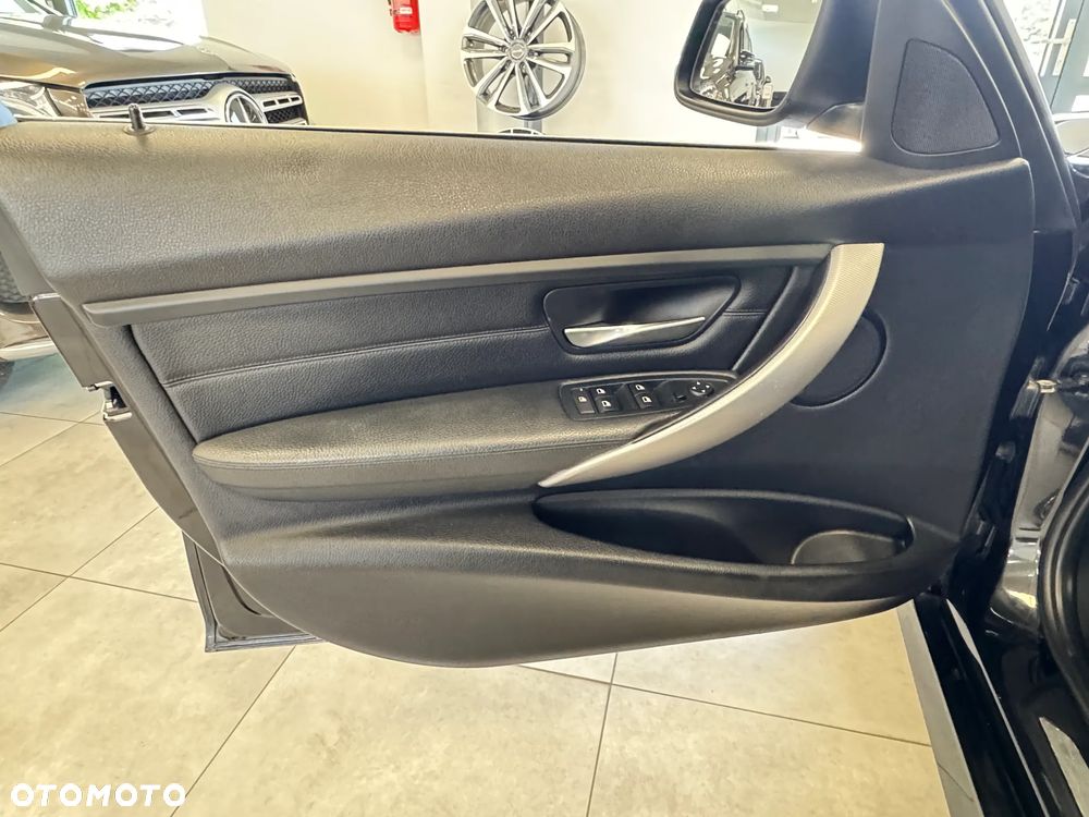BMW Seria 3 - 18