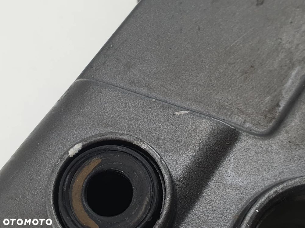 DEKIEL POKRYWA GLOWICY USZCZELKA  BENELLI 302 - 13