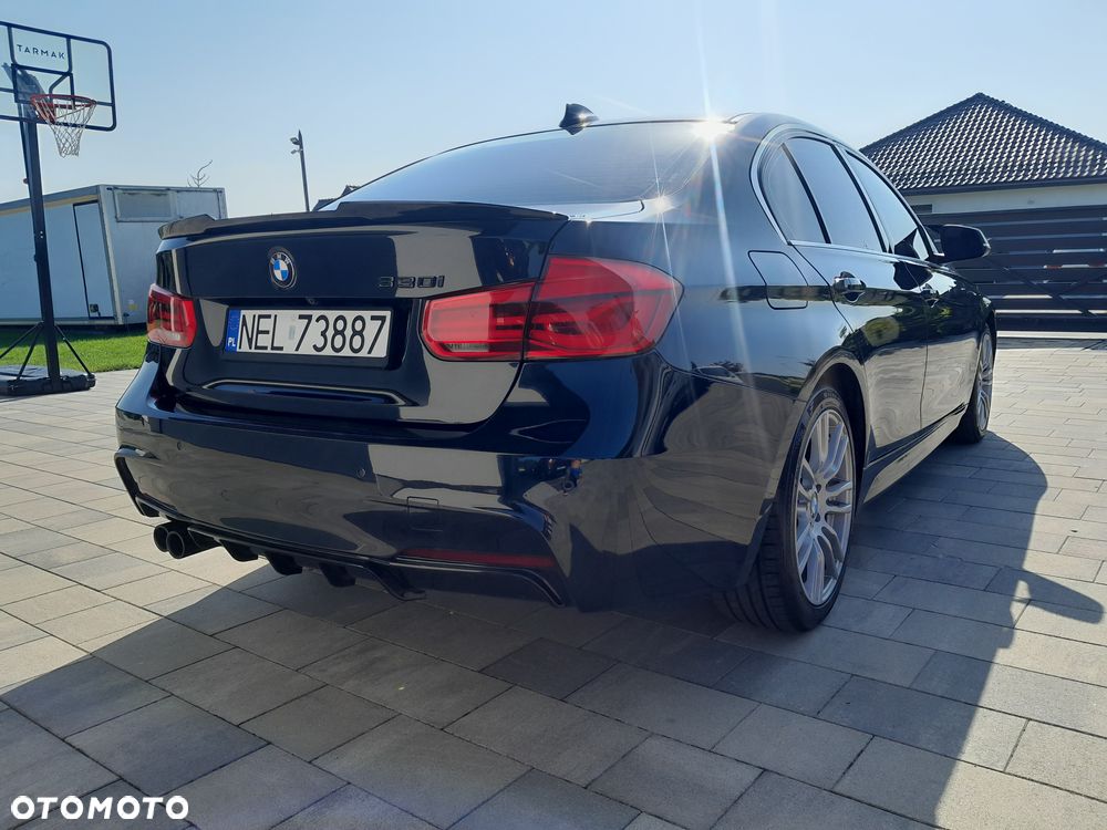 BMW Seria 3 330i - 6