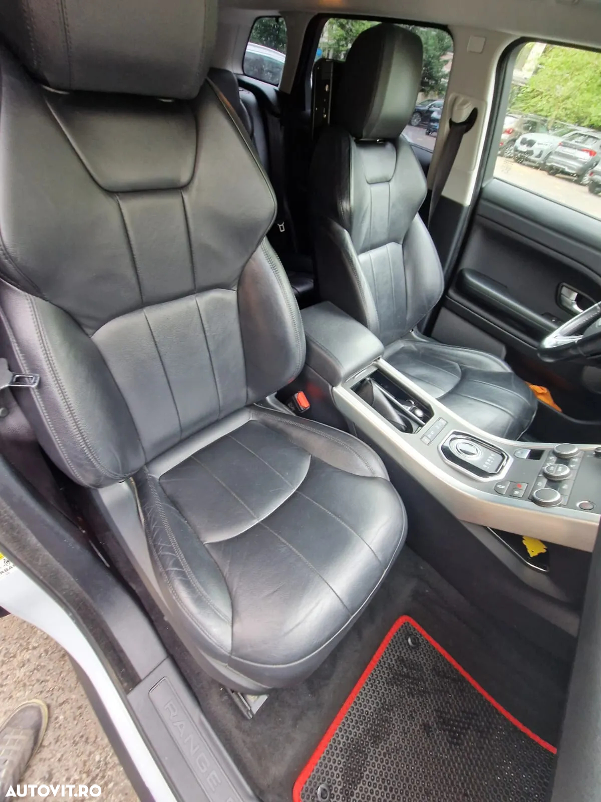 Land Rover Range Rover Evoque - 12