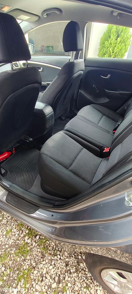 Hyundai i30 blue 1.6 CRDi Style - 11