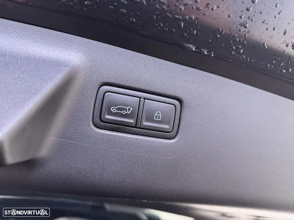 Hyundai Santa Fe 1.6 Plugin-Hybrid 4WD 7L Signature - 28