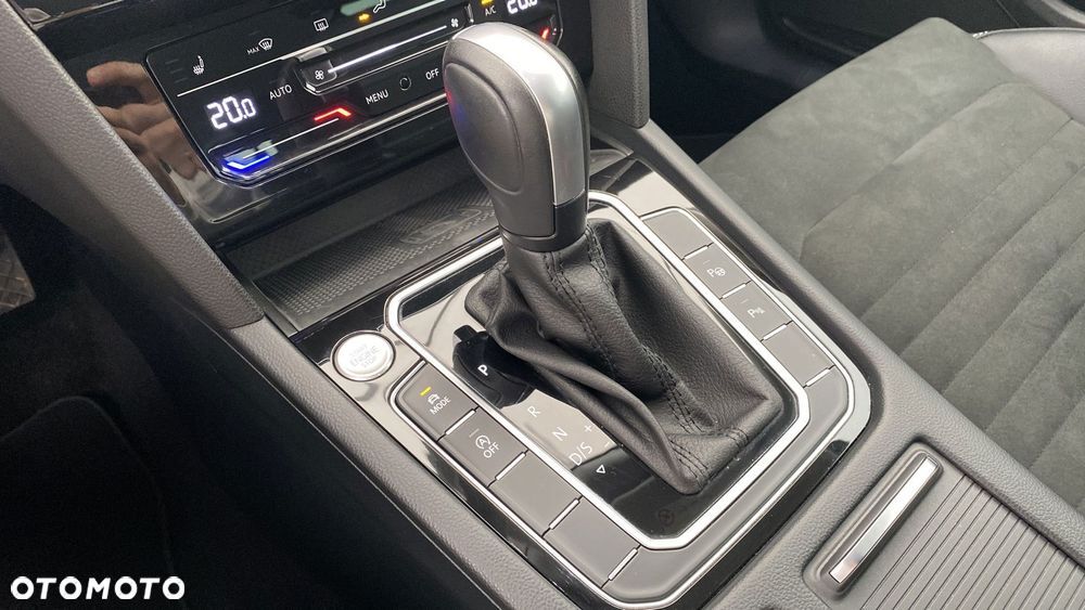 Volkswagen Passat - 19