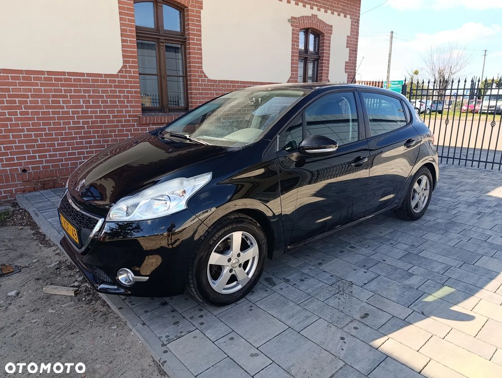 Peugeot 208 82 VTI Allure - 1