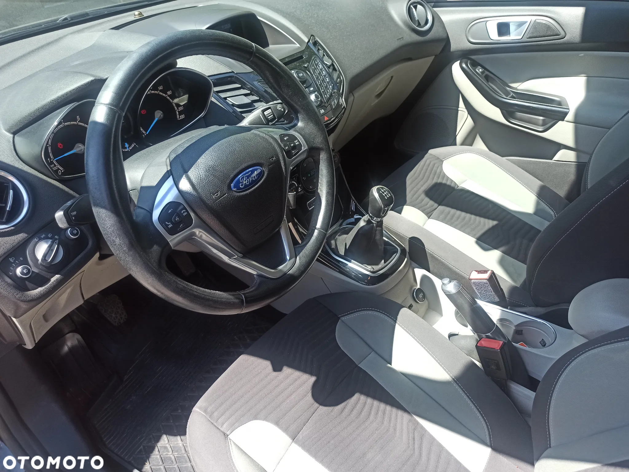 Ford Fiesta 1.0 Titanium - 14