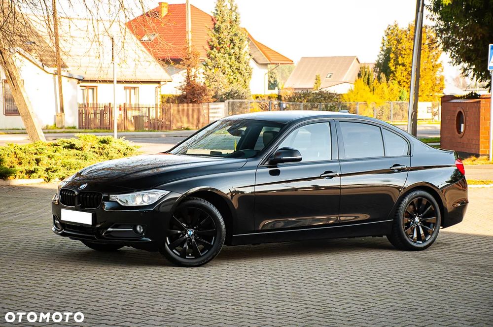 BMW Seria 3 320d M Sport Edition - 12