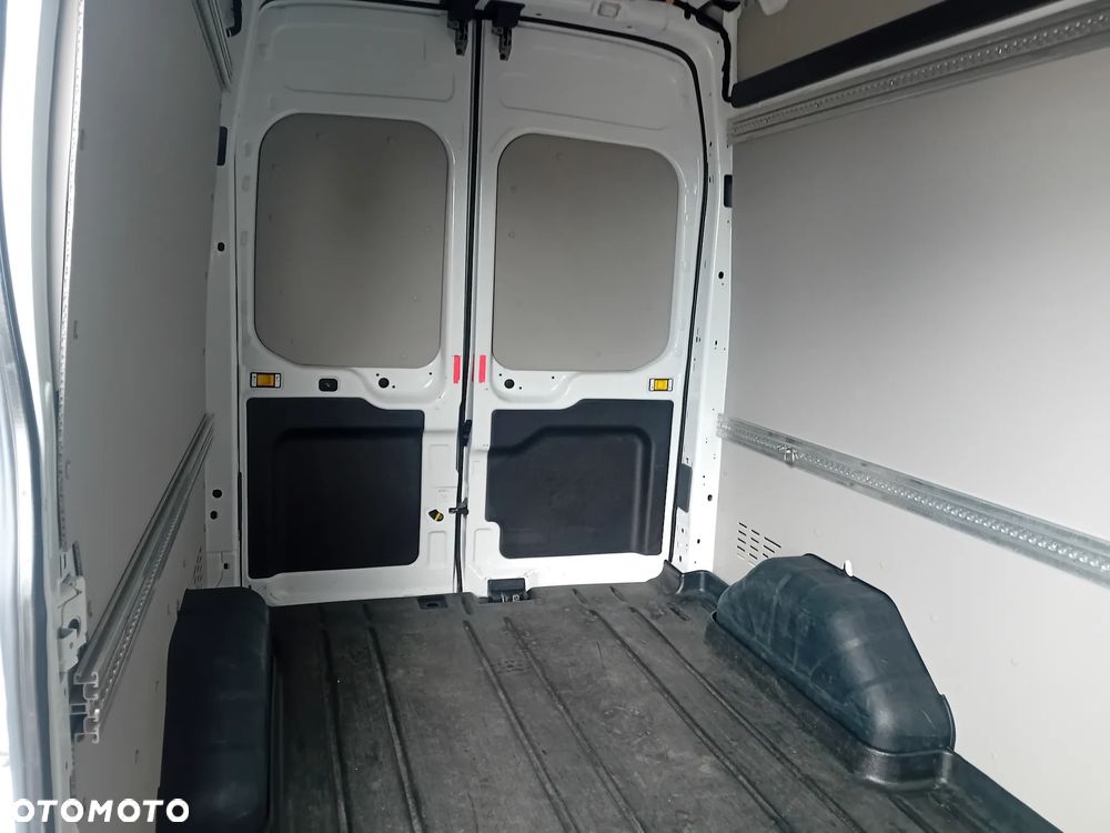 Ford Transit - 13