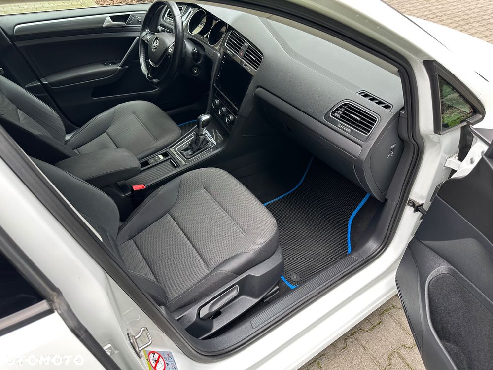 Volkswagen Golf e-Golf - 13