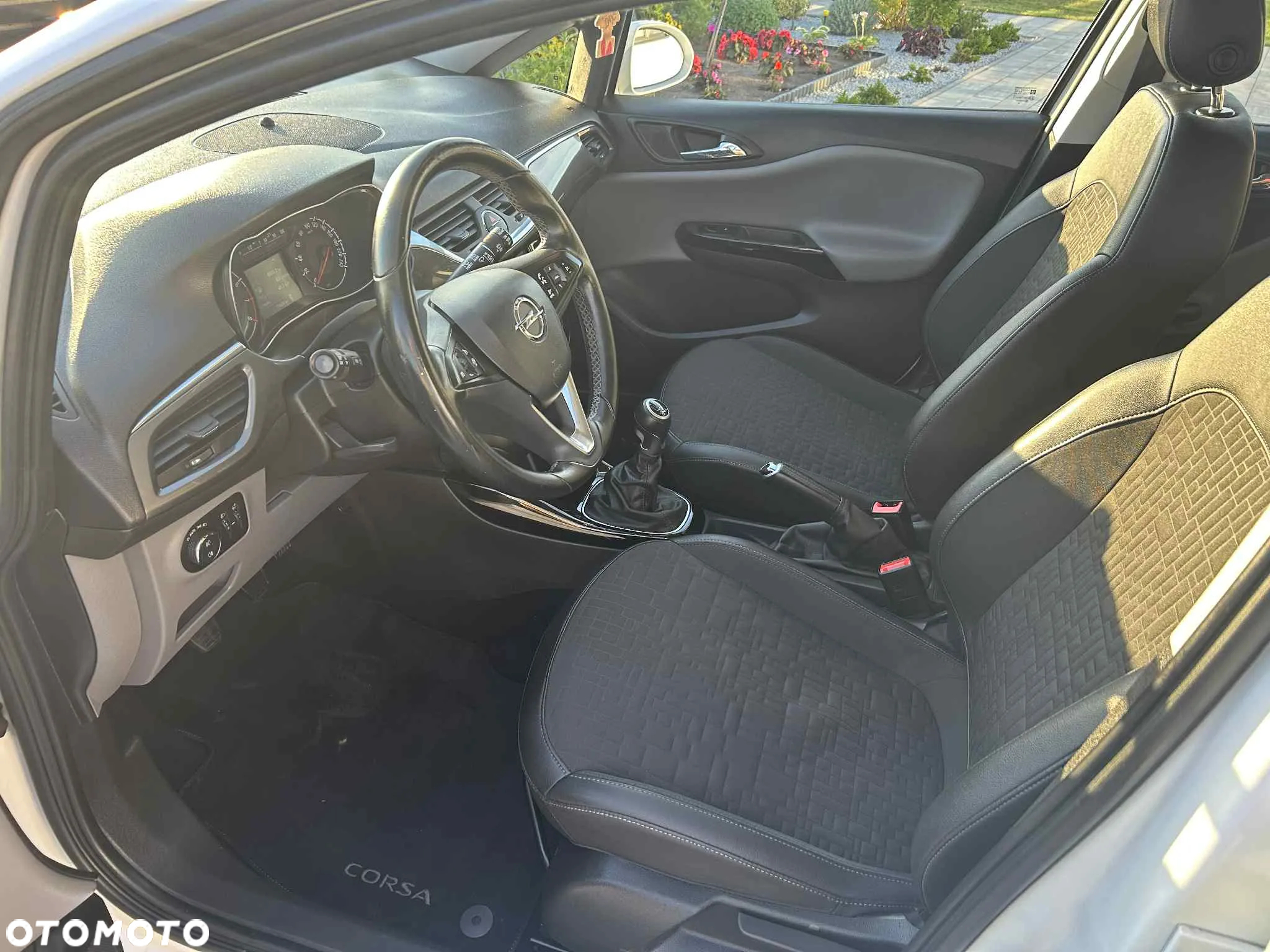 Opel Corsa 1.4 T Enjoy S&S - 23