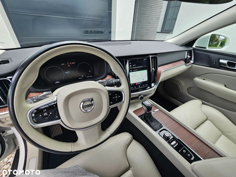 Volvo V60 Cross Country D4 AWD - 10