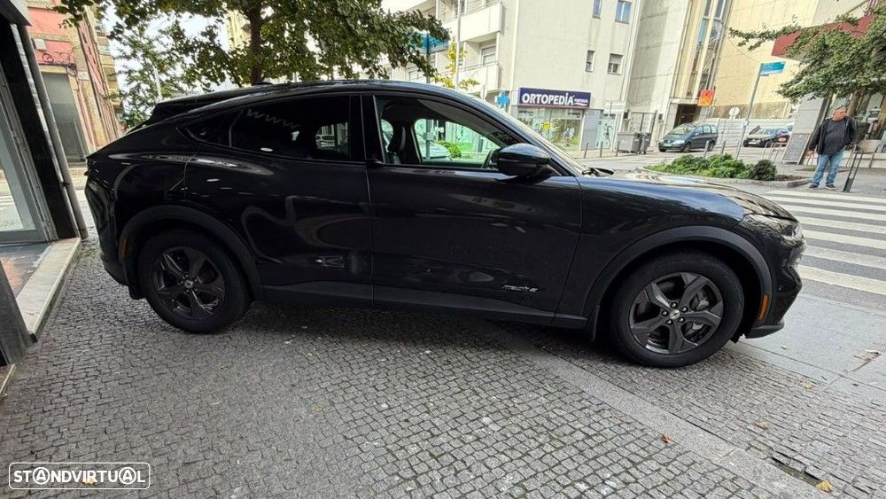 Ford Mustang Mach-E 2022 photo 3