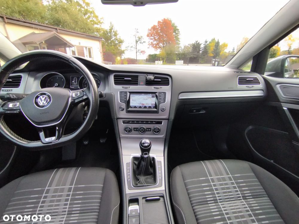 Volkswagen Golf - 9