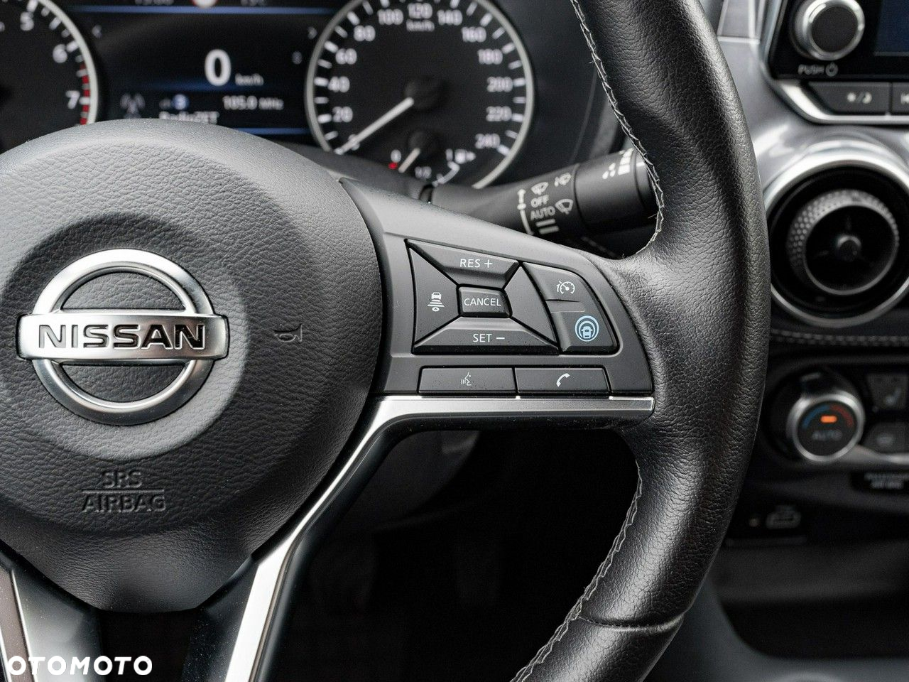 Nissan Juke 1.0 DIG-T N-Connecta - 18