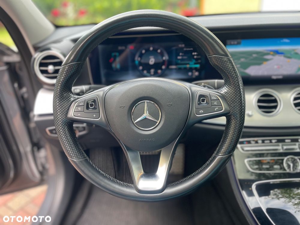 Mercedes-Benz Klasa E 220 d 4Matic 9G-TRONIC Sportstyle Edition - 10