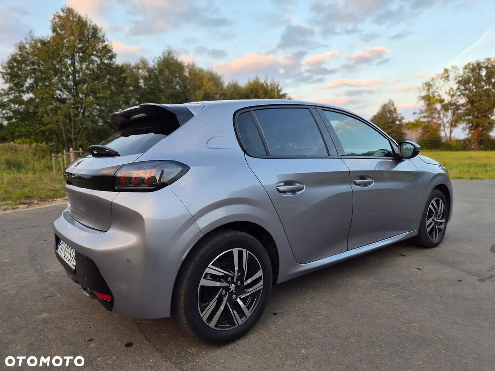Peugeot 208 - 5