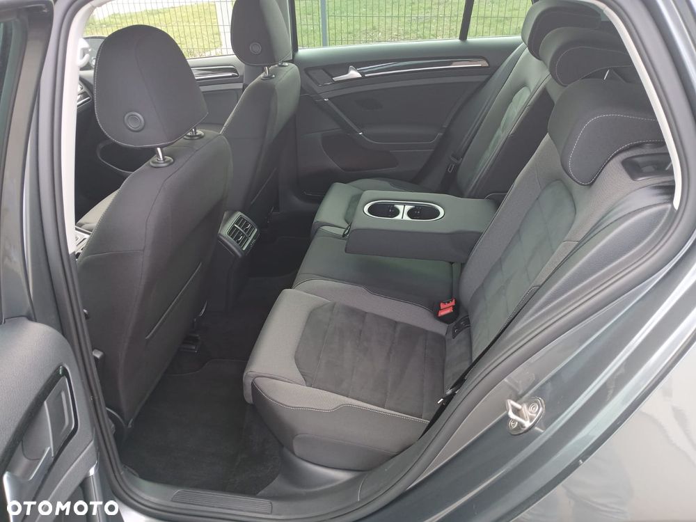 Volkswagen Golf 2.0 BlueTDI Highline - 22