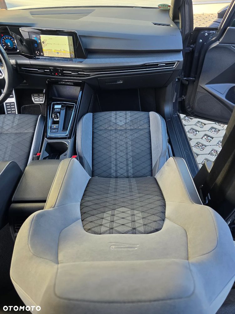 Volkswagen Golf Variant 2.0 TDI SCR DSG R-Line - 22