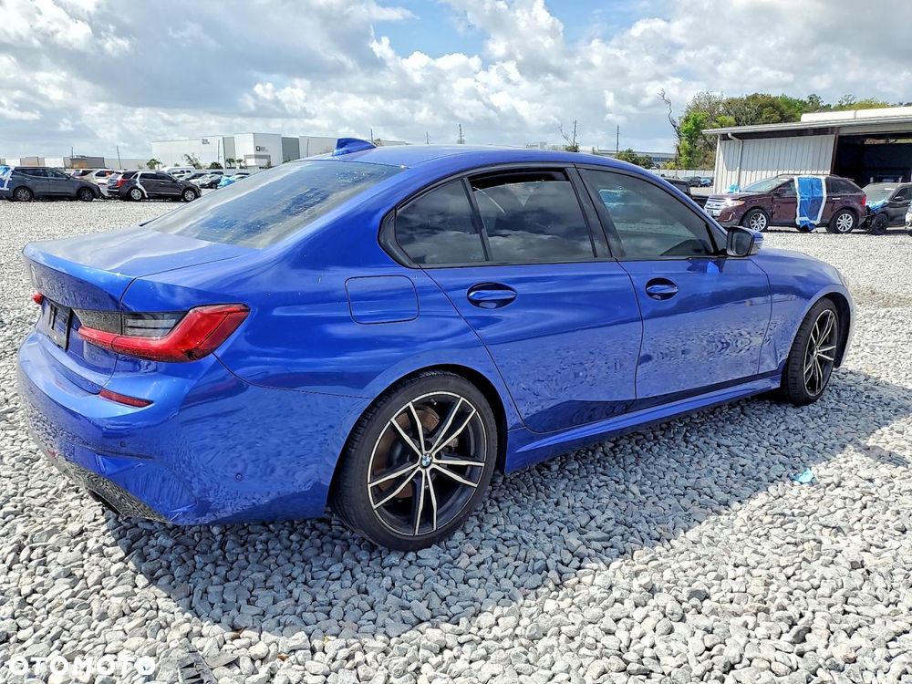 BMW Seria 3 330i xDrive M Sport - 4