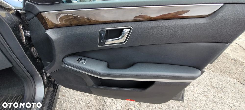 Mercedes-Benz Klasa E 200 CDI DPF BlueEFFICIENCY Automatik Avantgarde - 16