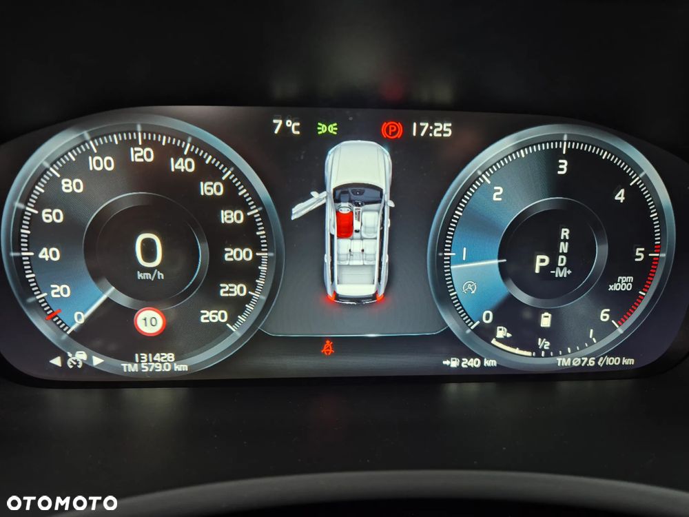 Volvo XC 90 B5 D AWD R-Design - 24