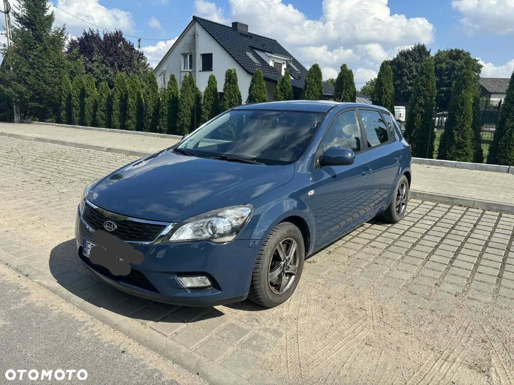 Kia Ceed - 8