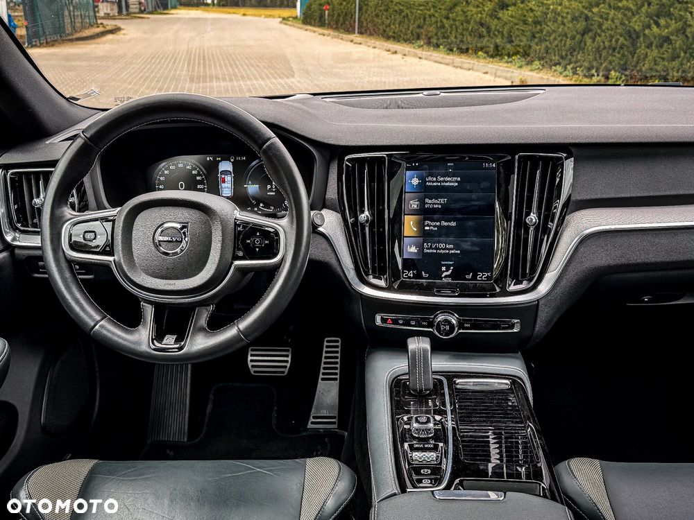 Volvo V60 T8 AWD Twin Engine Geartronic R-Design - 29