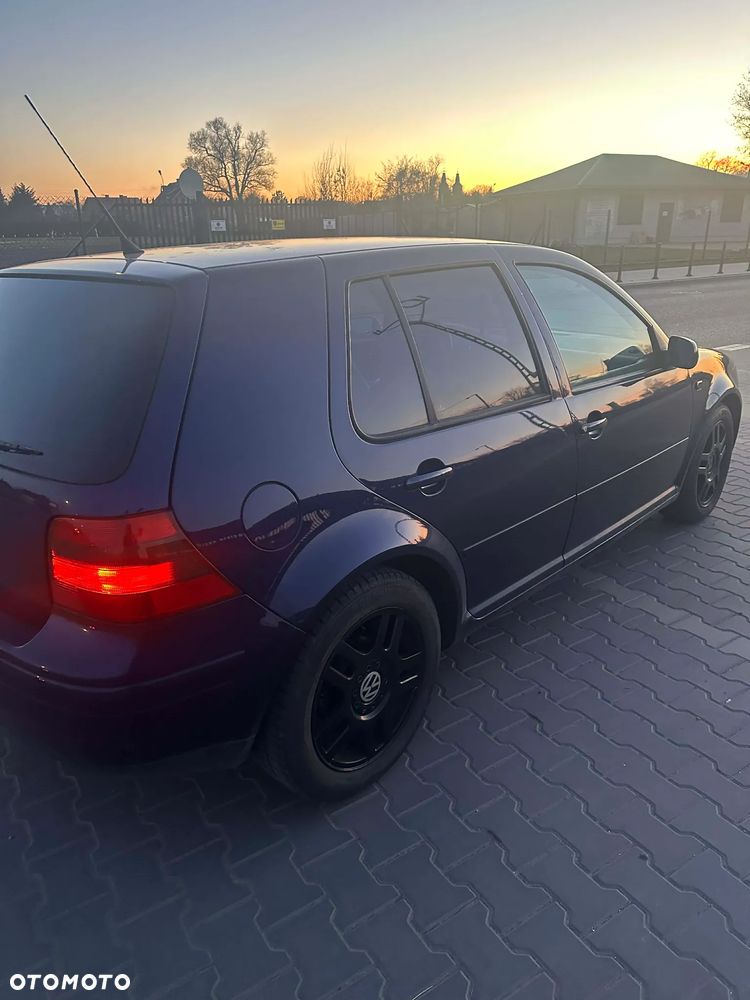 Volkswagen Golf - 4