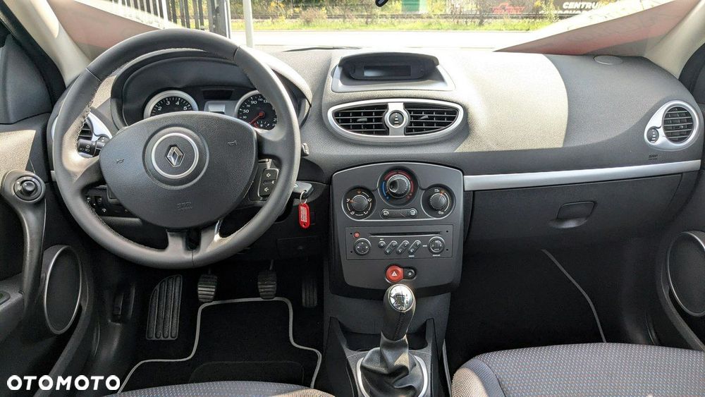 Renault Clio - 25