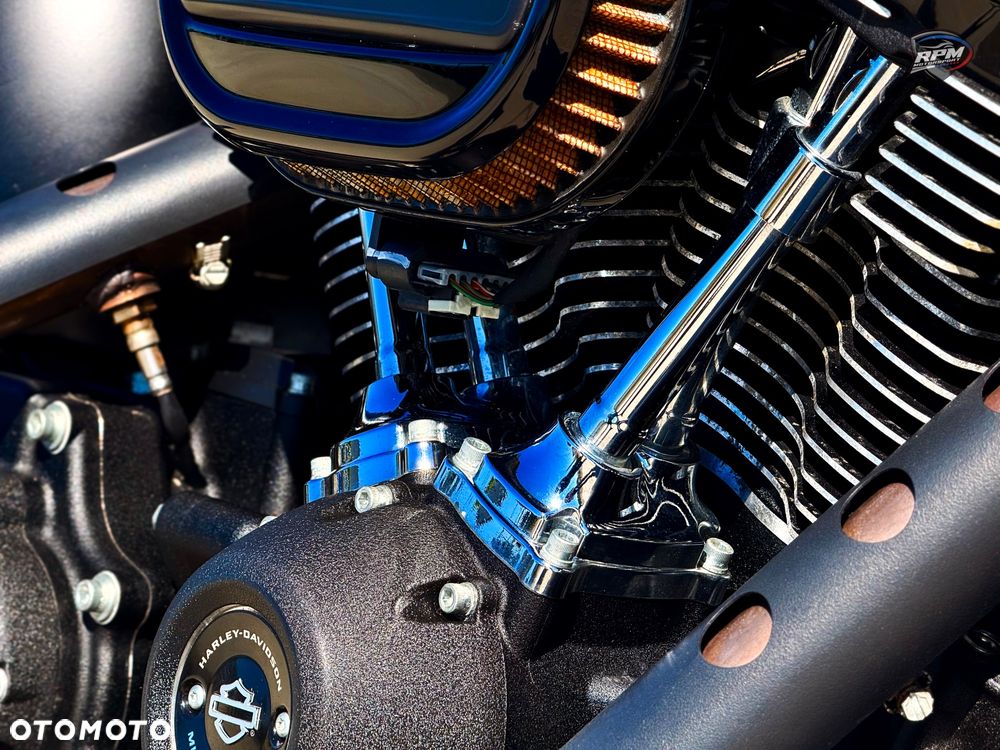 Harley-Davidson Softail Street Bob - 22