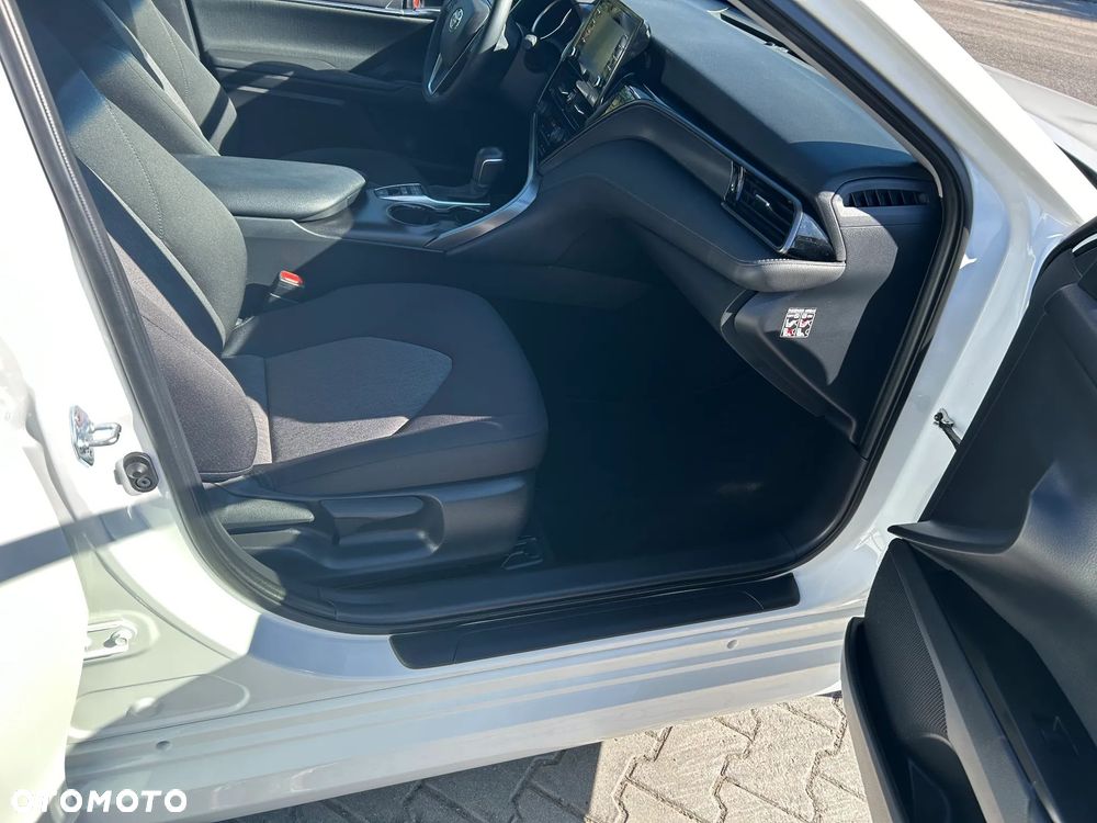 Toyota Camry 2.5 Hybrid Comfort CVT - 9