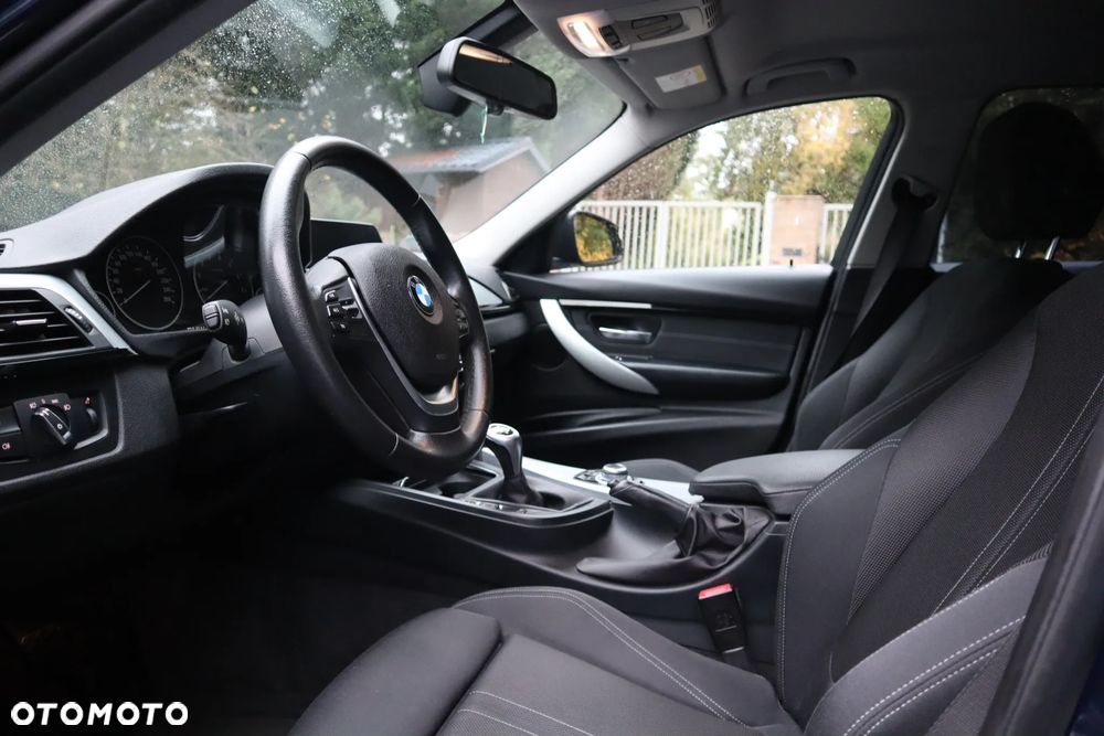 BMW Seria 3 318i Sport Line - 5