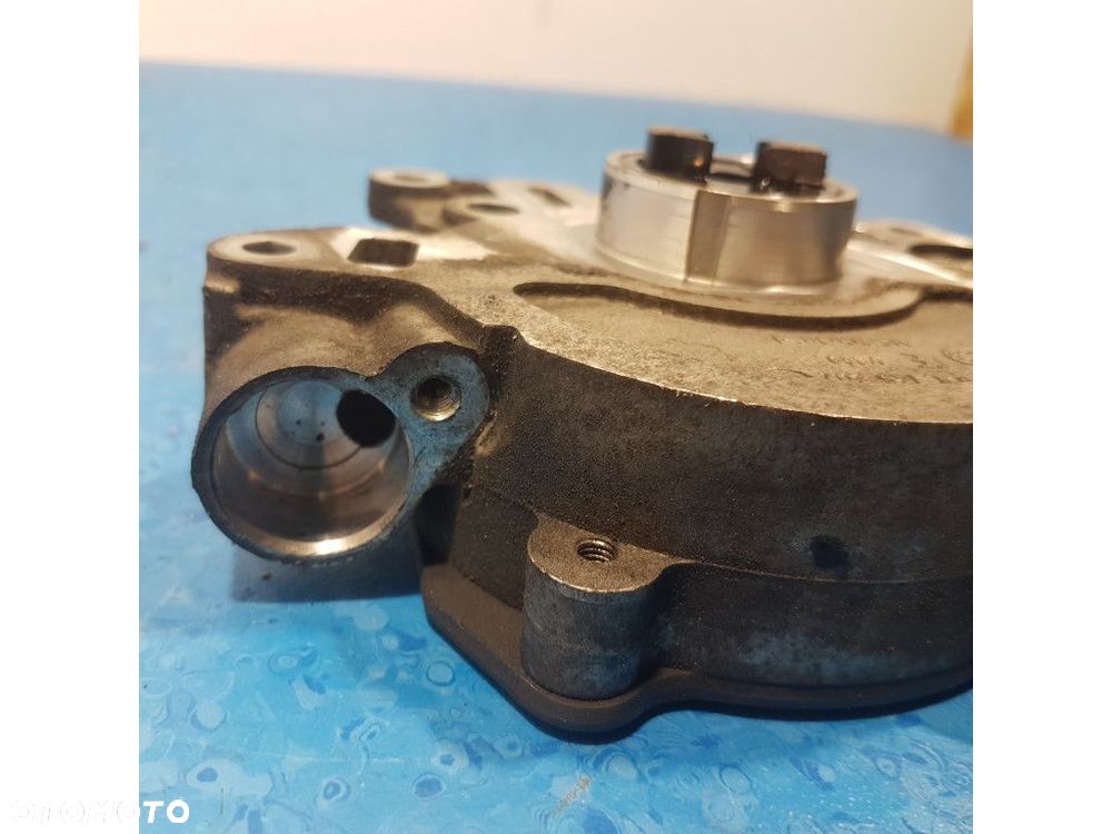 SKODA OCTAVIA II 2.0 TDI POMPA VACUM 03L100D - 3